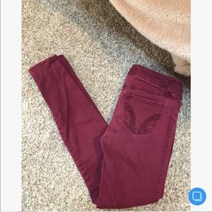 Hollister Skinny Jeans in Color Oxblood
